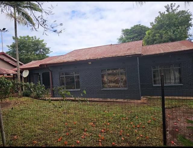 3 BEDROOM HOUSE FOR SALE IN MANIINI